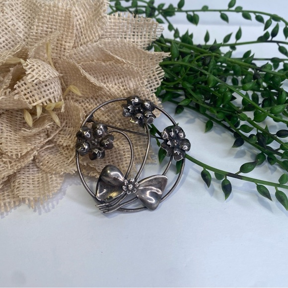 Vintage Sterling Silver Floral Bouquet Bow Circle Brooch Pin - Picture 1 of 6